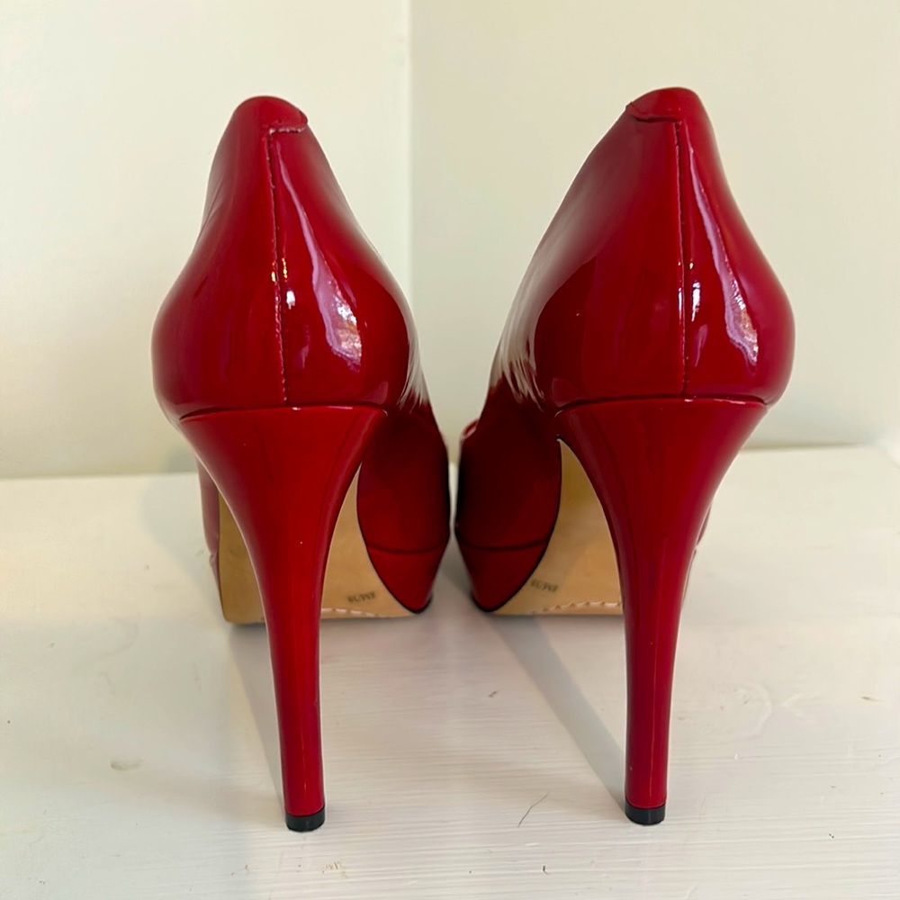 Vince Camuto NWOT women’s pumps heeled shoe size 8 in excellent condition - Picture 4 of 5